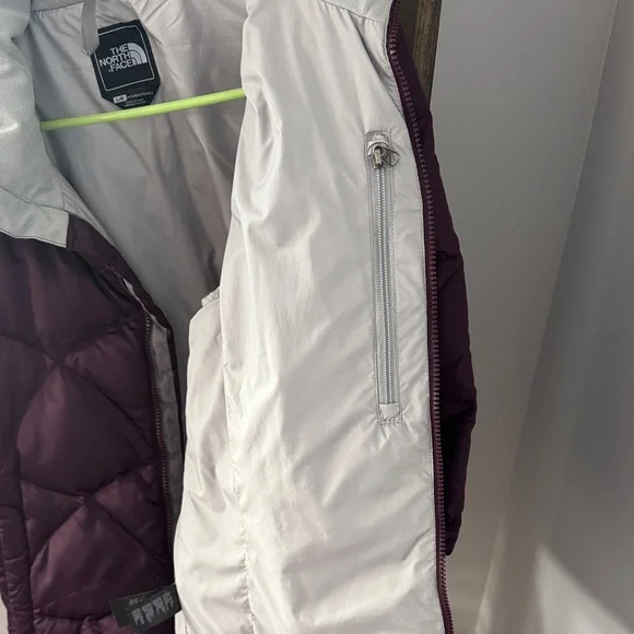 The North Face Quilted Jacket - Picture 3 of 3